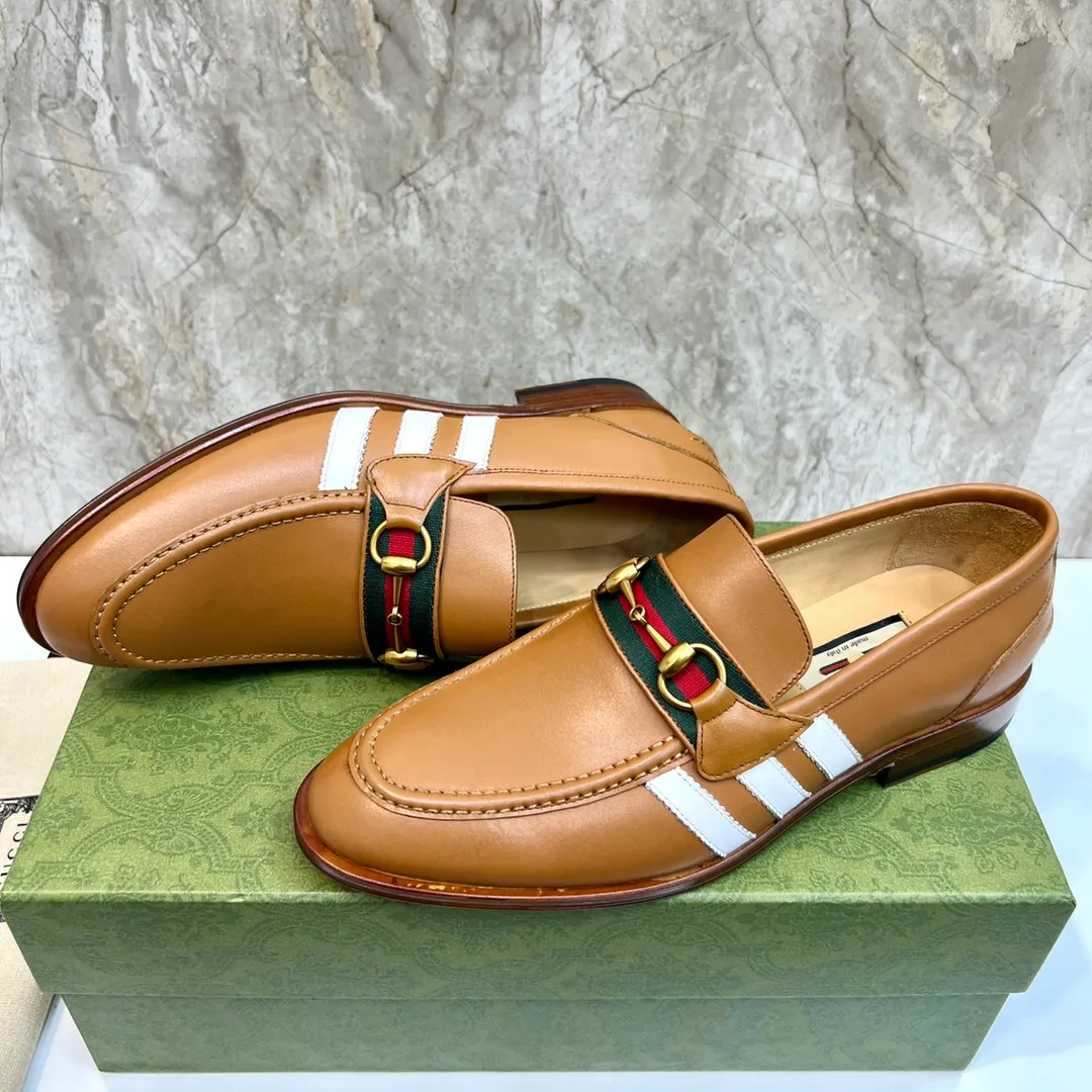 Original leather outsole P900 Brand: Co-branded Adidas｜GUCCI (Gucci) Standard code: Men's size 38–44 (45/46 can be customized) Grade: Same style as the official website Original quality Material: Original cowhide Leather lining Original leather outsole Style category: Men's fashionable casual leather shoes Distinguished big-name luxury elements top luxury Color: Actual picture